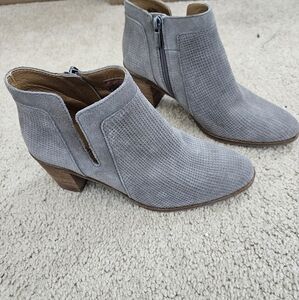 [Lucky Brand] gray booties